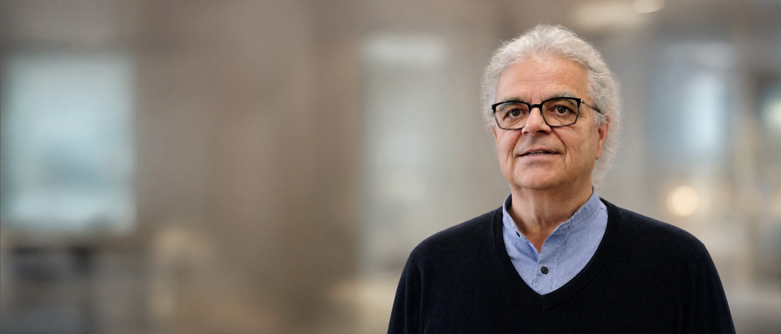 Dr. Hannes Hofbauer