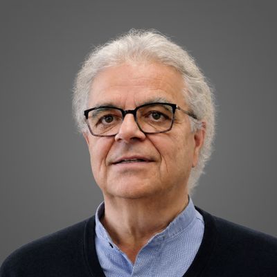 Dr. Hannes Hofbauer